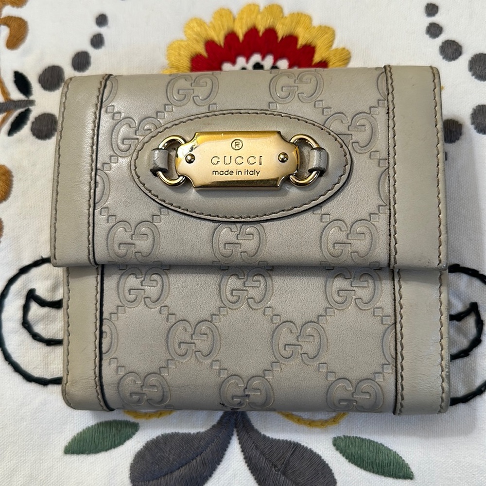 Gucci vintage cream wallet